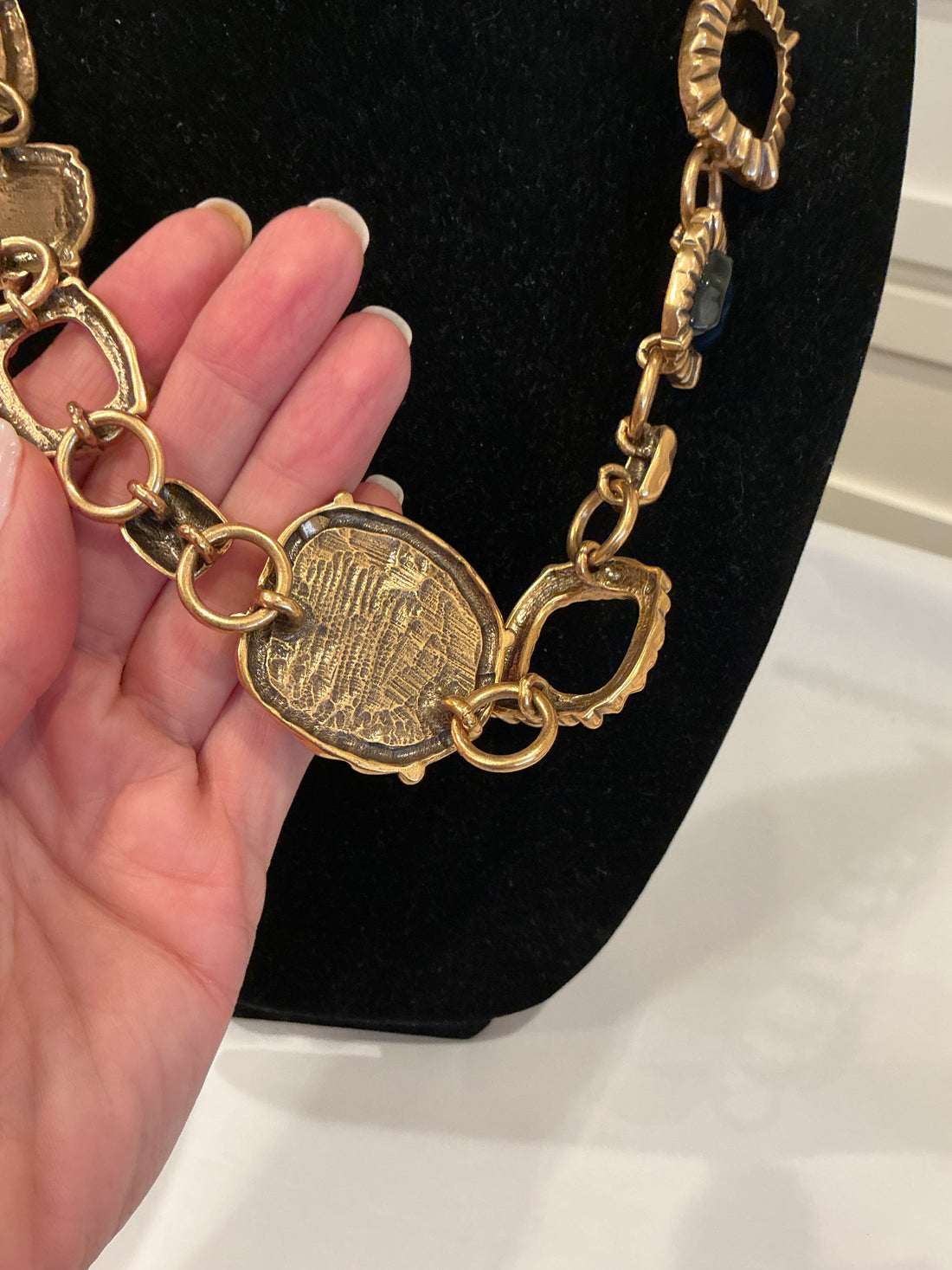 Oscar De La Renta stunning substantial necklace